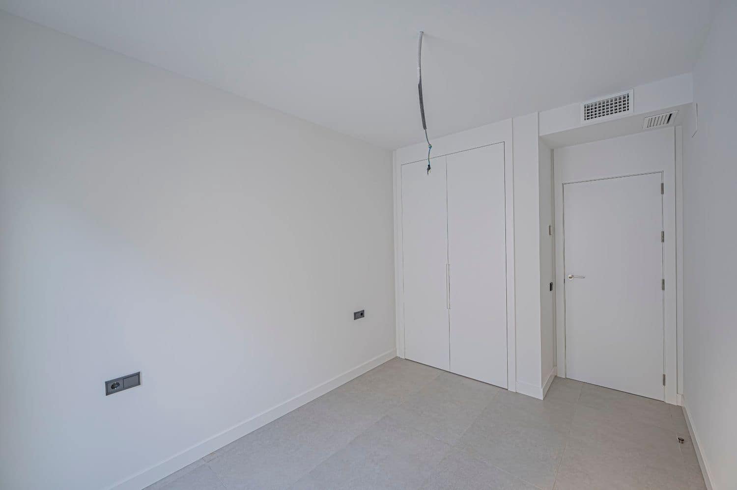 Apartamento de 3 habitaciones en Bahía de Marbella en venta con piscina garaje - 945.000 € (Ref: 9797555)