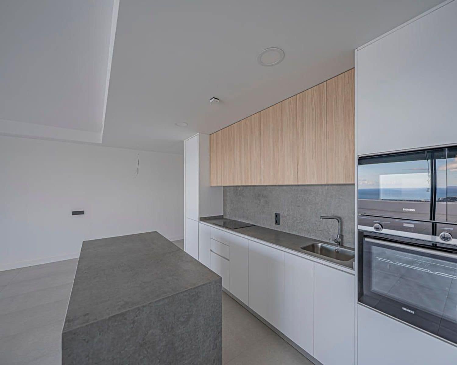 Apartamento de 3 habitaciones en Bahía de Marbella en venta con piscina garaje - 945.000 € (Ref: 9797555)