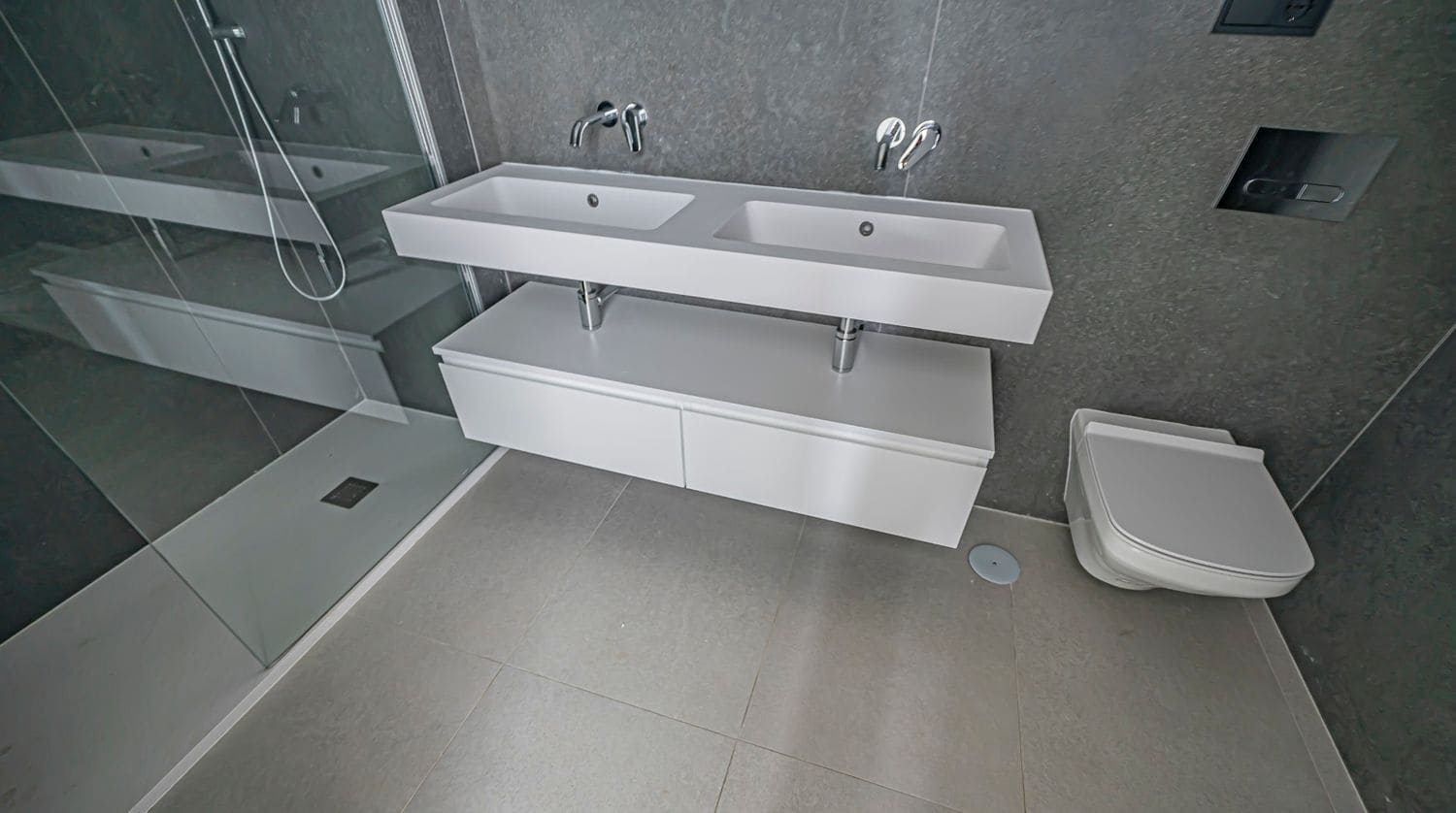 Apartamento de 3 habitaciones en Bahía de Marbella en venta con piscina garaje - 945.000 € (Ref: 9797555)