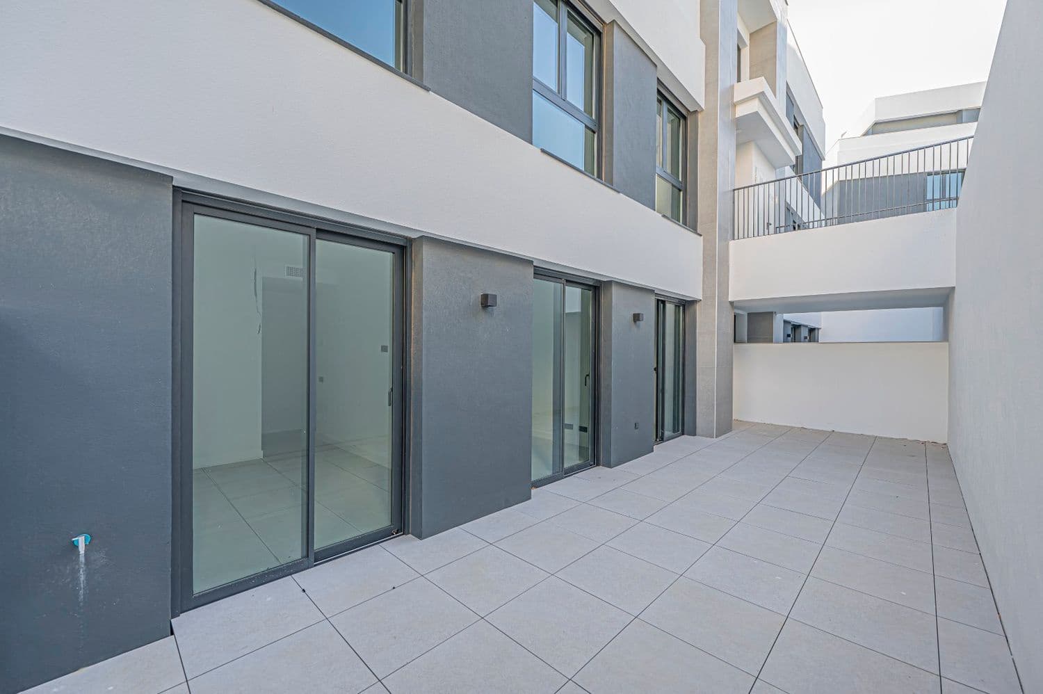 Apartamento de 3 habitaciones en Bahía de Marbella en venta con piscina garaje - 945.000 € (Ref: 9797555)