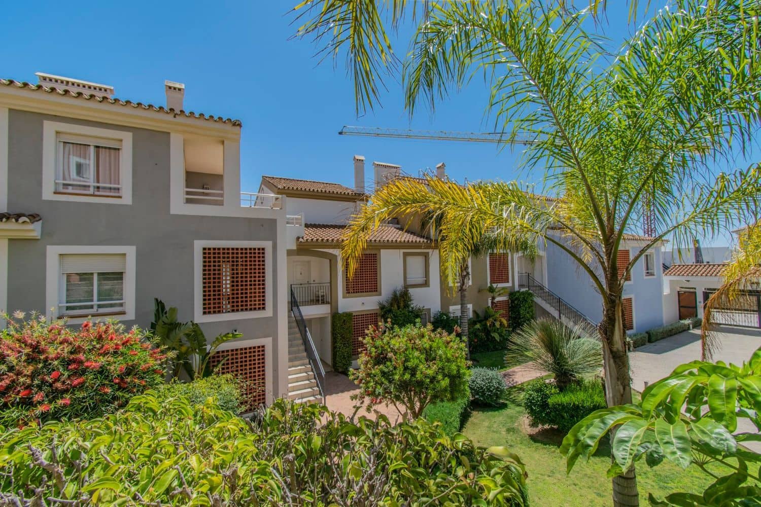 3 quarto Casa em Banda para venda em New Golden Mile com piscina garagem - 530 000 € (Ref: 9797557)