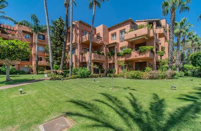 3 sypialnia Apartament na sprzedaż w Lomas De Marbella, Marbella z basenem garażem - 1 100 000 € (Ref: 9797558)