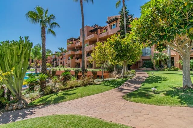3 sypialnia Apartament na sprzedaż w Lomas De Marbella, Marbella z basenem garażem - 1 100 000 € (Ref: 9797558)