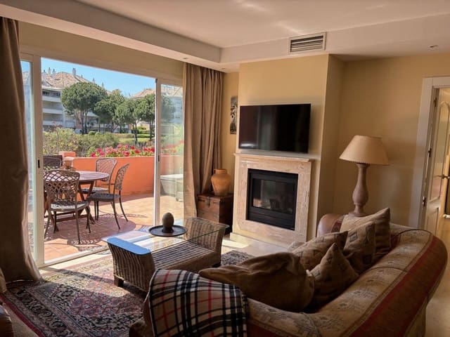 3 sypialnia Apartament na sprzedaż w Lomas De Marbella, Marbella z basenem garażem - 1 100 000 € (Ref: 9797558)