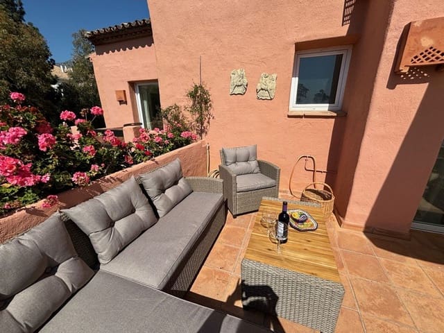 3 sypialnia Apartament na sprzedaż w Lomas De Marbella, Marbella z basenem garażem - 1 100 000 € (Ref: 9797558)