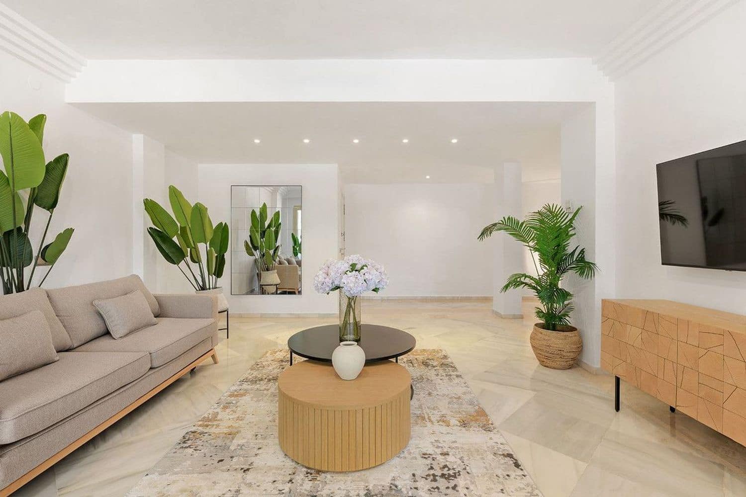 3 soverom Leilighet til salgs i Nueva Andalucia med svømmebasseng garasje - € 595 000 (Ref: 9797559)