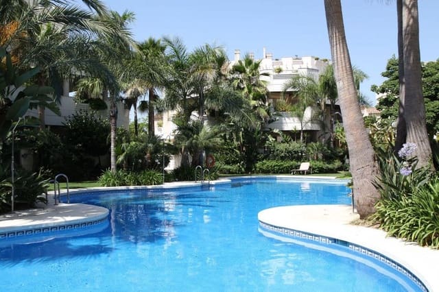 3 soverom Leilighet til salgs i Nueva Andalucia, Marbella med svømmebasseng garasje - € 595 000 (Ref: 9797559)