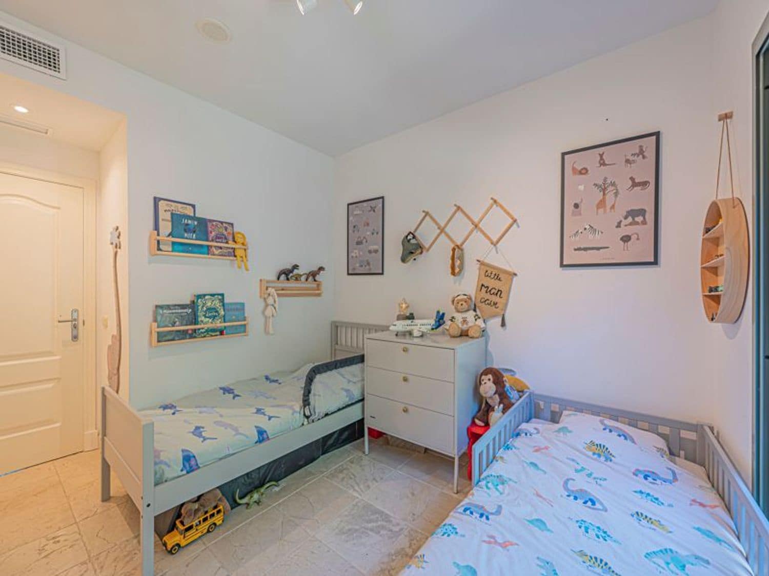 2 bedroom Apartment for sale in New Golden Mile with pool garage - € 420,000 (Ref: 9797560)
