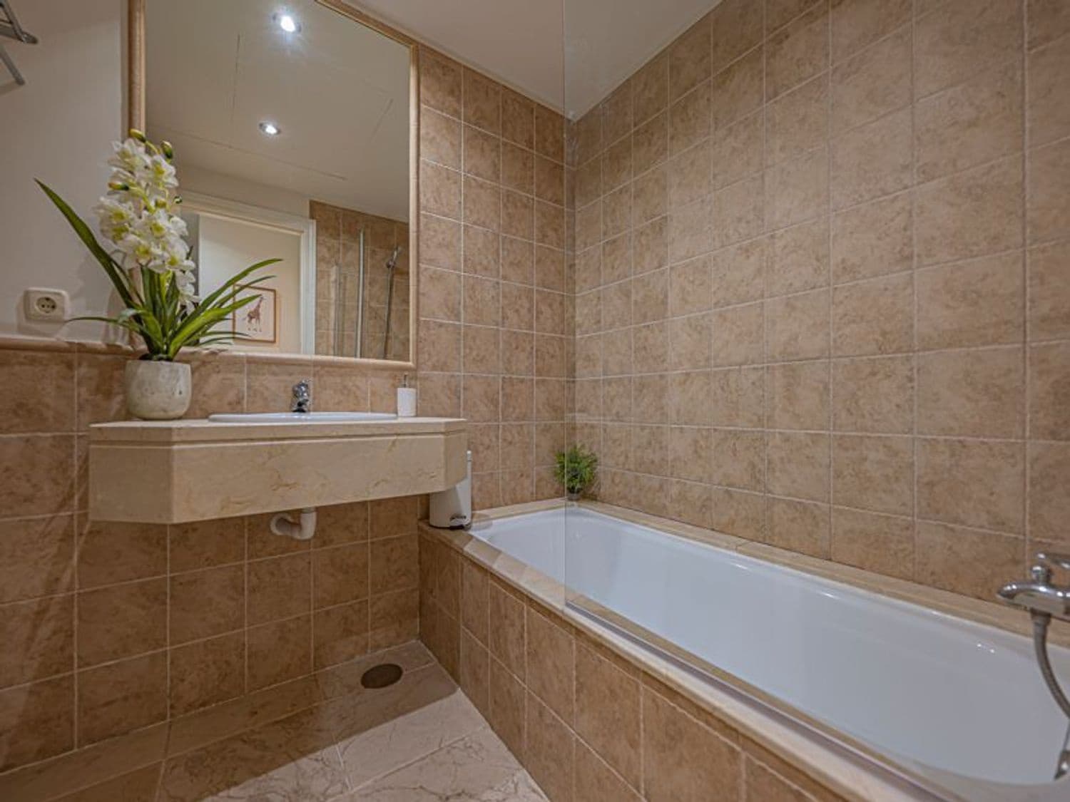 2 bedroom Apartment for sale in New Golden Mile with pool garage - € 420,000 (Ref: 9797560)