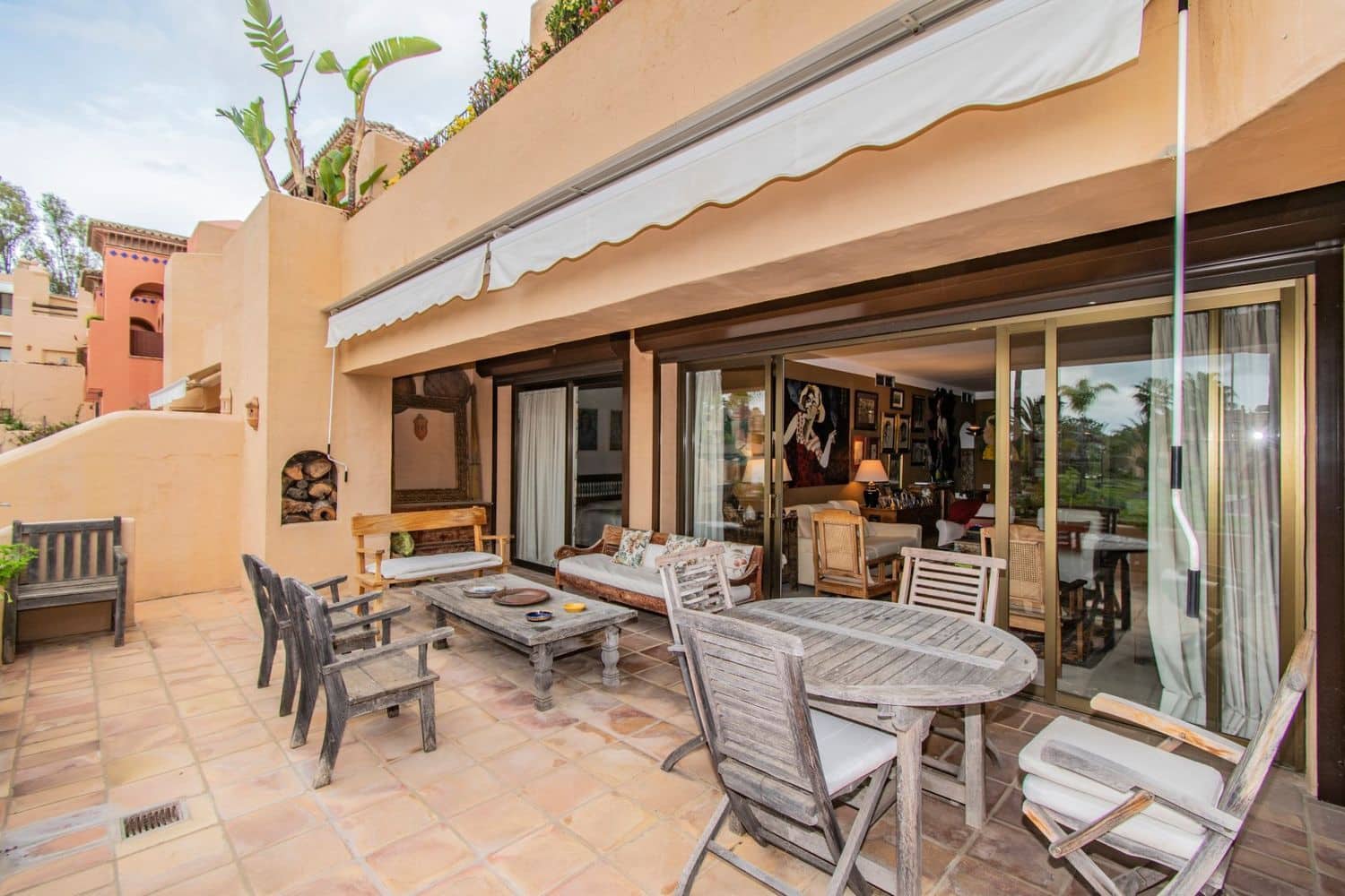 Apartamento de 2 habitaciones en Estepona en venta con piscina garaje - 435.000 € (Ref: 9797561)