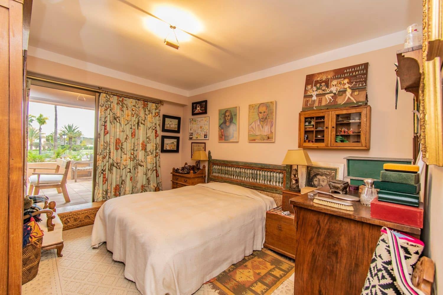 Apartamento de 2 habitaciones en Estepona en venta con piscina garaje - 435.000 € (Ref: 9797561)