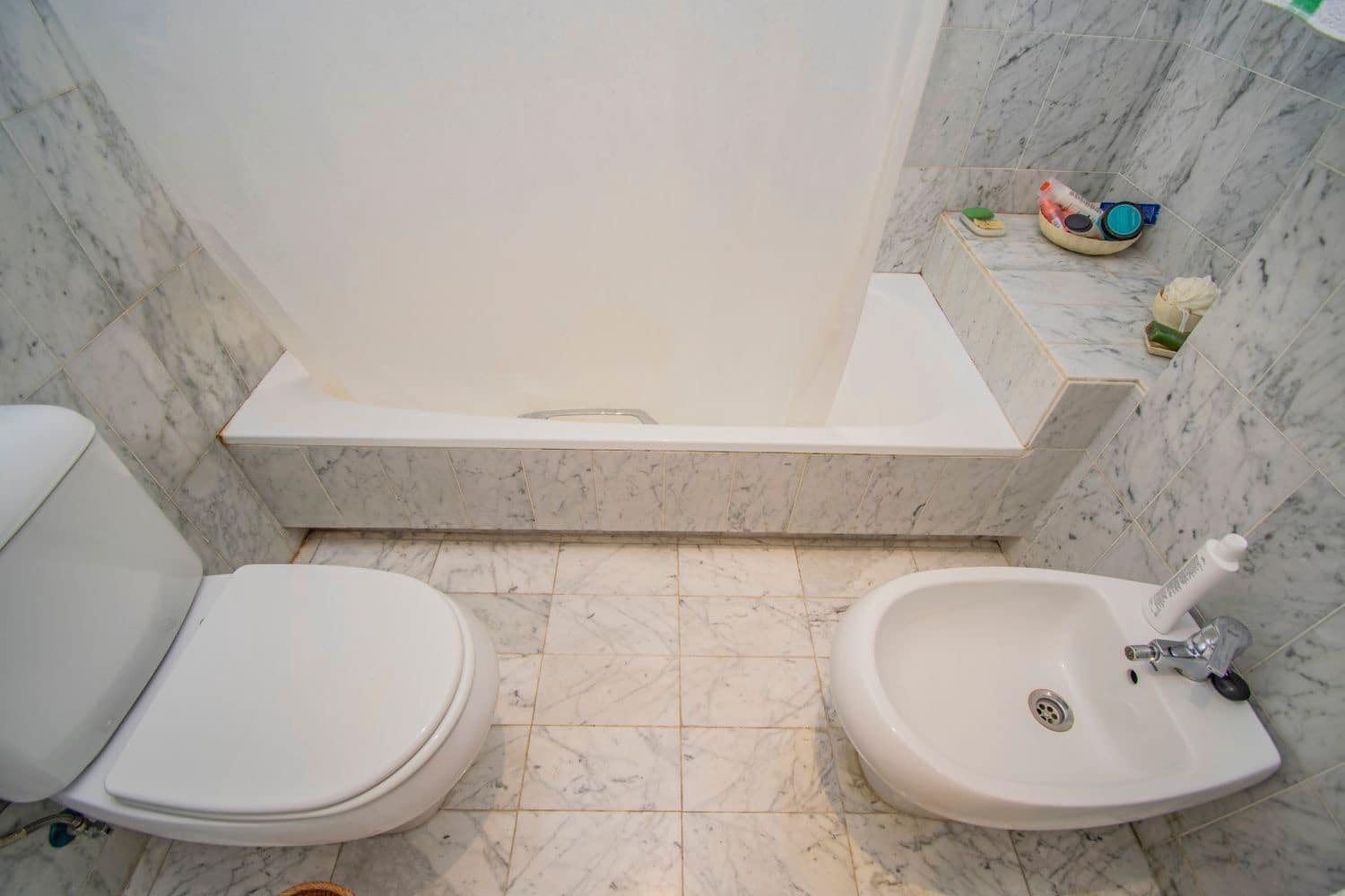 Apartamento de 2 habitaciones en Estepona en venta con piscina garaje - 435.000 € (Ref: 9797561)