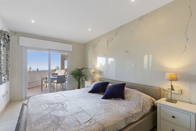 Apartamento de 3 habitaciones en Los Arqueros - Puerto del Almendro, Benahavís en venta con piscina garaje - 650.000 € (Ref: 9797562)