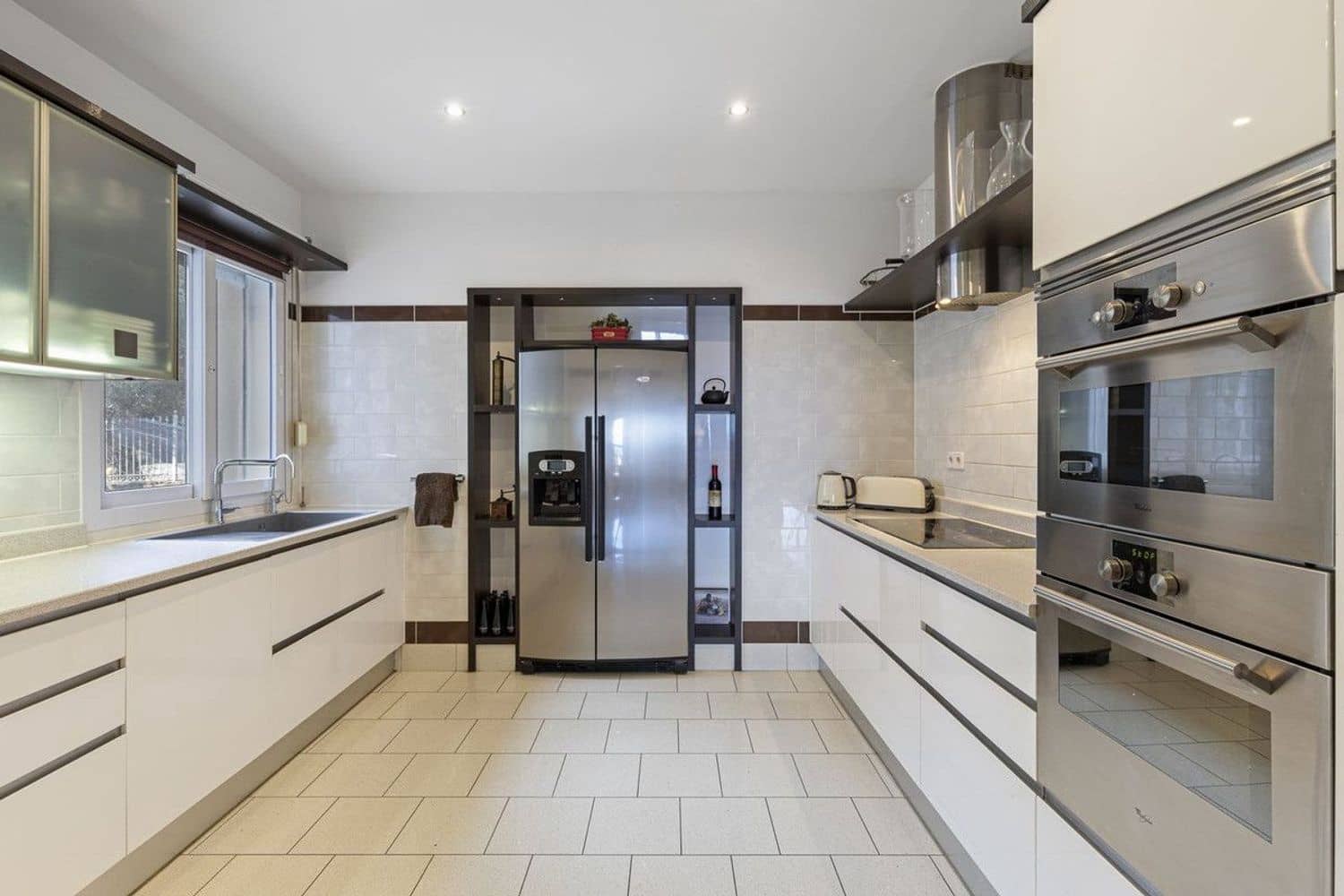 Apartamento de 3 habitaciones en Benahavís en venta con piscina garaje - 650.000 € (Ref: 9797562)