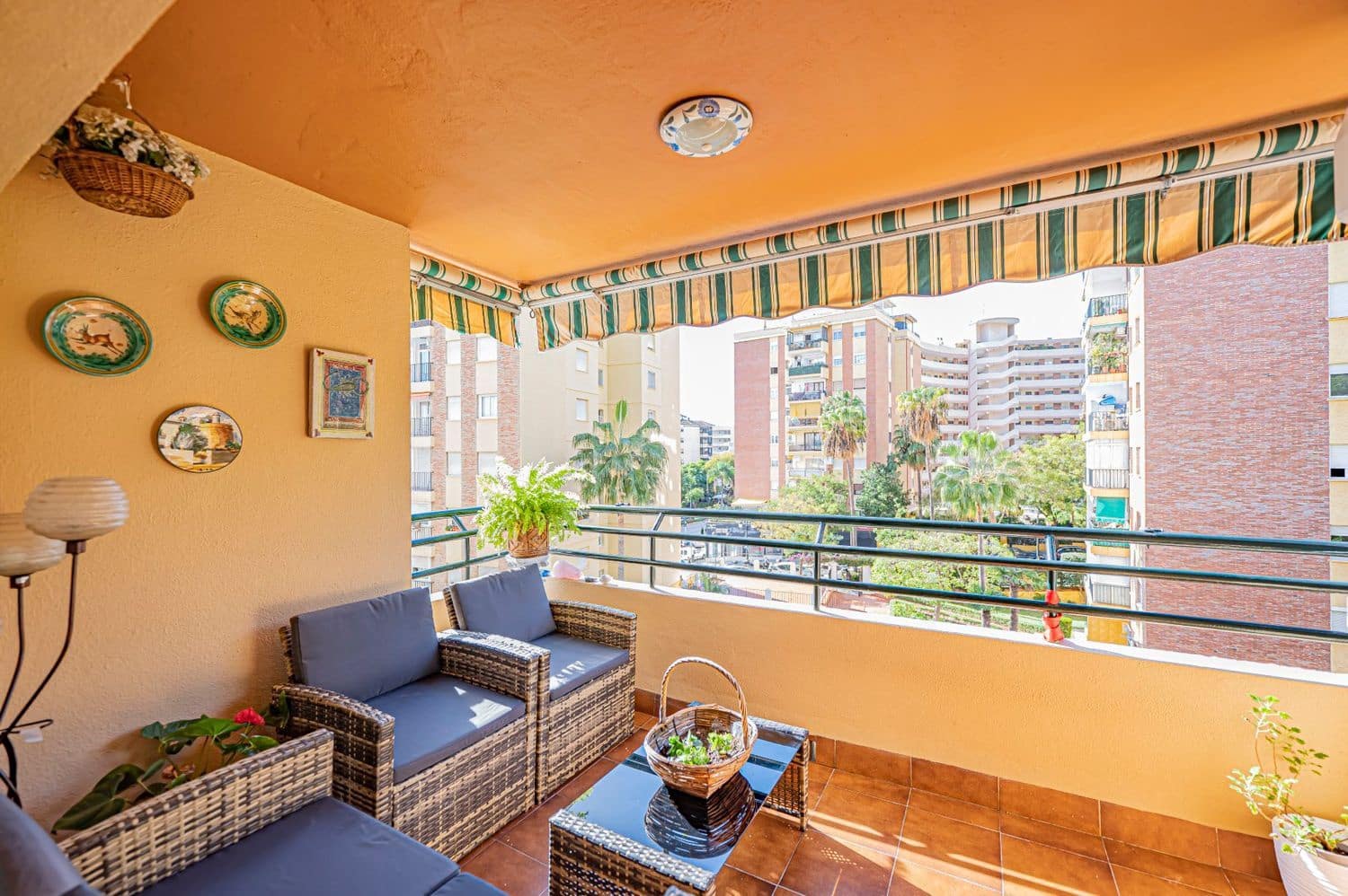 4 sovrum Lägenhet till salu i Marbella med garage - 540 000 € (Ref: 9797564)