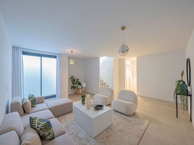 3 quarto Casa em Banda para venda em Nueva Atalaya, Estepona com piscina garagem - 900 000 € (Ref: 9797565)