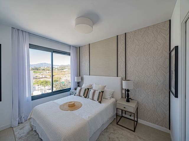 3 quarto Casa em Banda para venda em Nueva Atalaya, Estepona com piscina garagem - 900 000 € (Ref: 9797565)