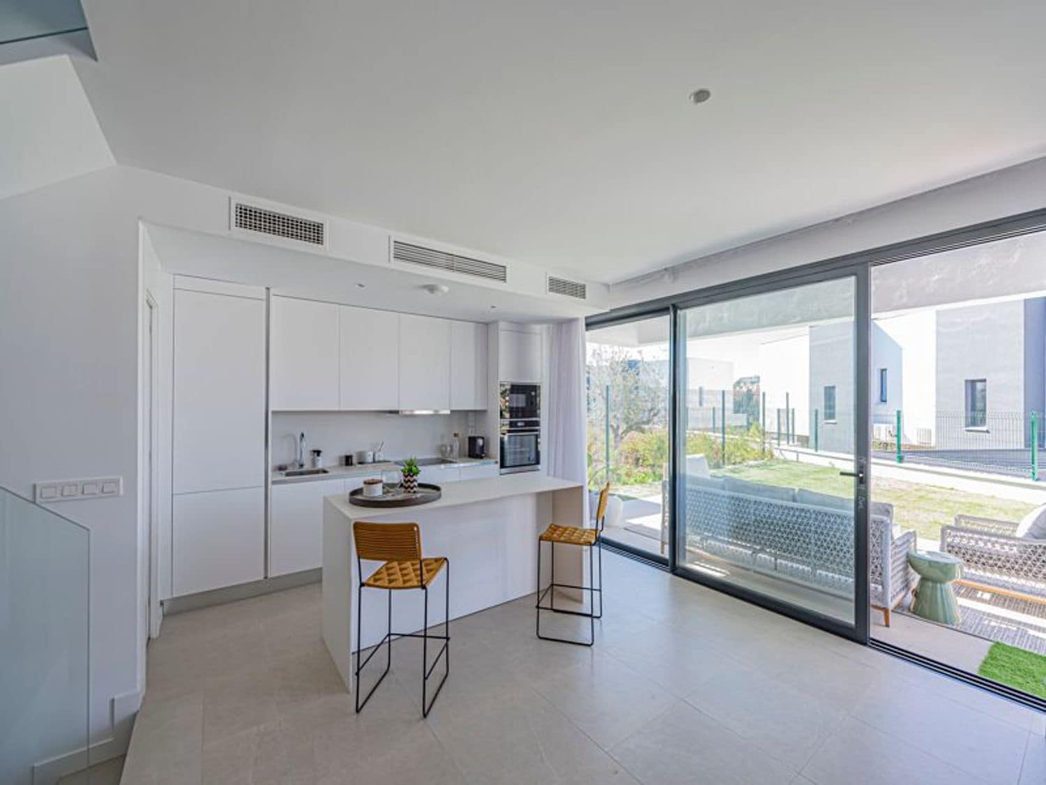 3 quarto Casa em Banda para venda em New Golden Mile com piscina garagem - 900 000 € (Ref: 9797565)