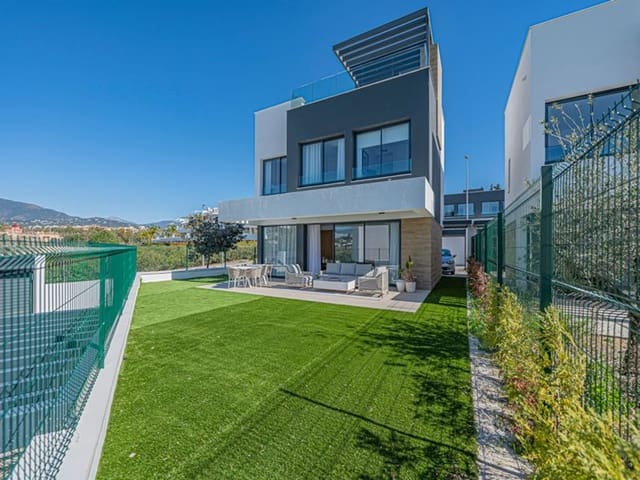 3 quarto Casa em Banda para venda em Nueva Atalaya, Estepona com piscina garagem - 900 000 € (Ref: 9797565)