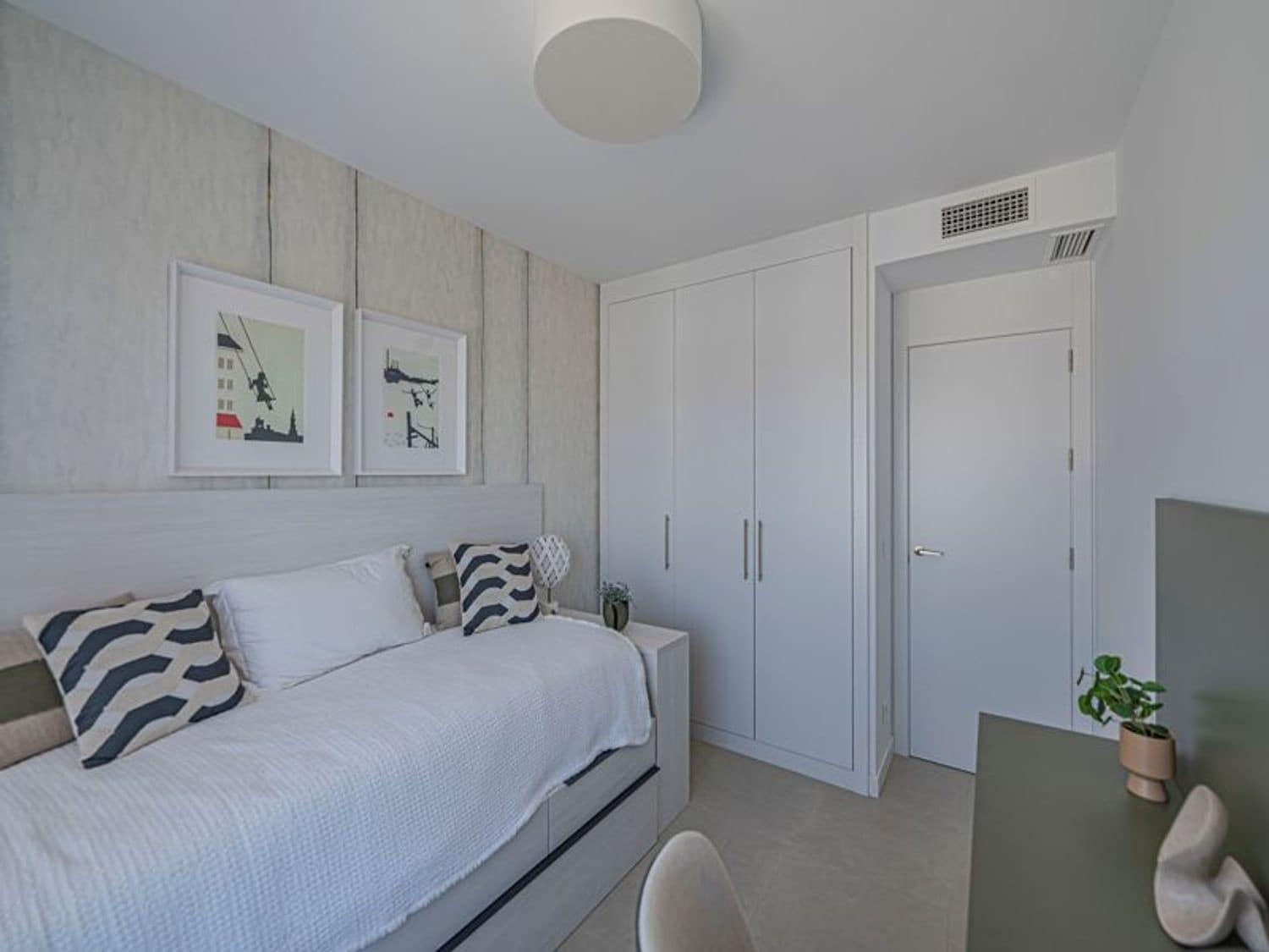 3 quarto Casa em Banda para venda em New Golden Mile com piscina garagem - 900 000 € (Ref: 9797565)