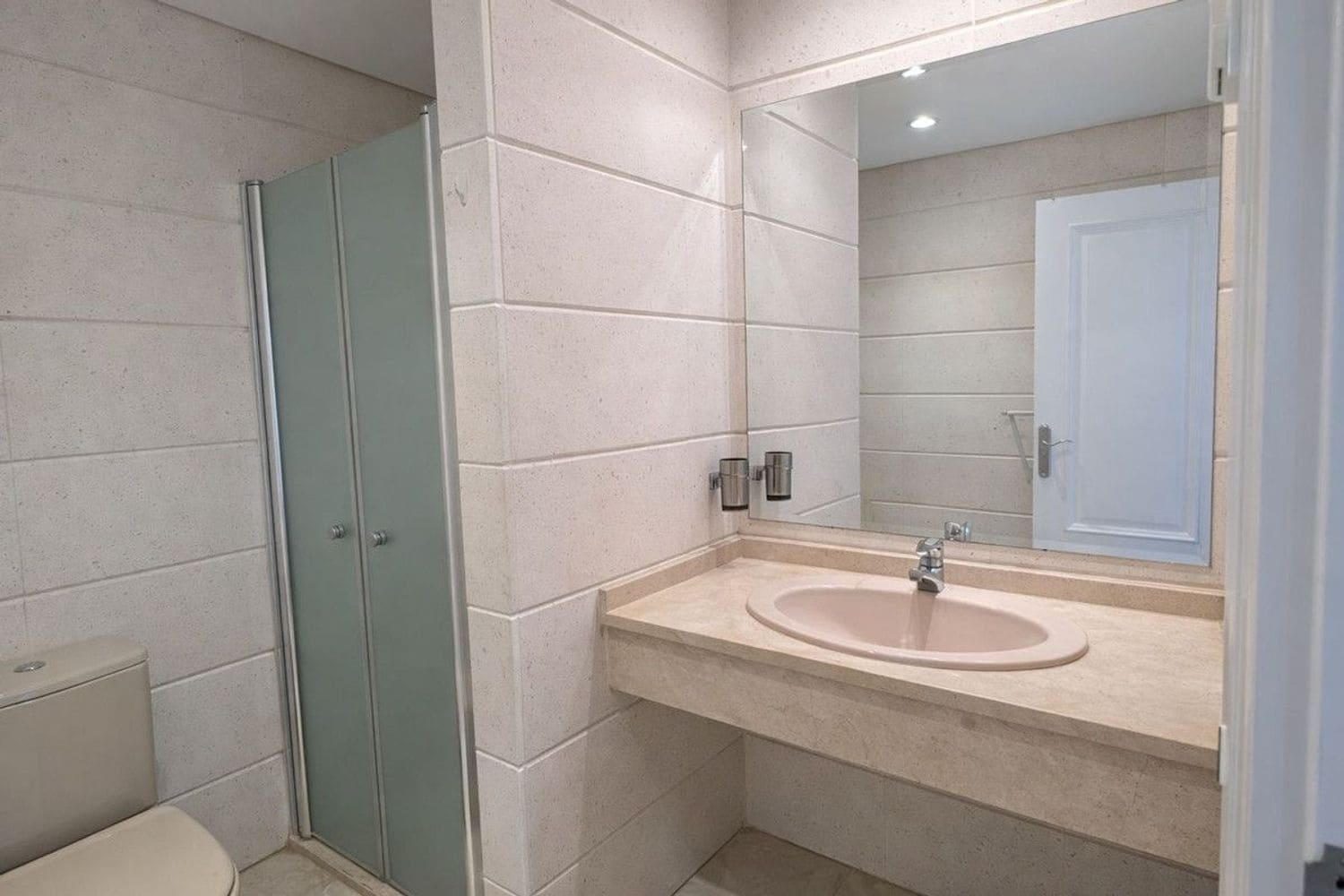 2 Zimmer Apartment zu verkaufen in New Golden Mile mit Pool Garage - 585.000 € (Ref: 9797566)