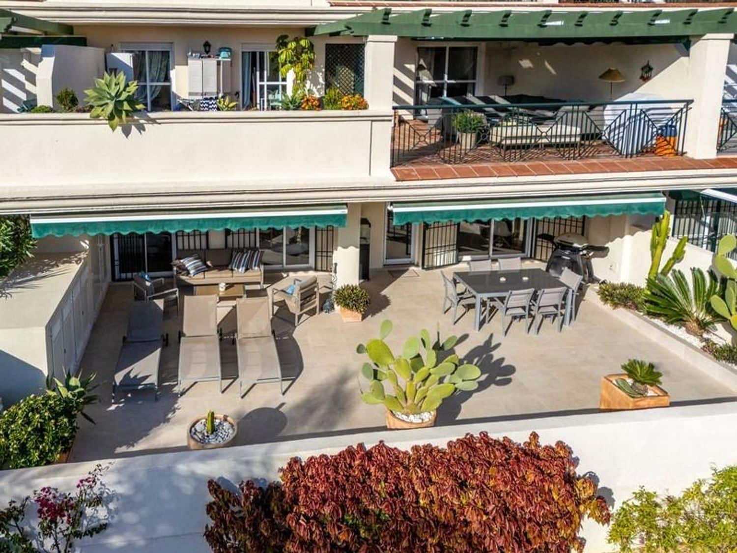 2 Zimmer Apartment zu verkaufen in Nueva Andalucia mit Pool Garage - 630.000 € (Ref: 9797567)