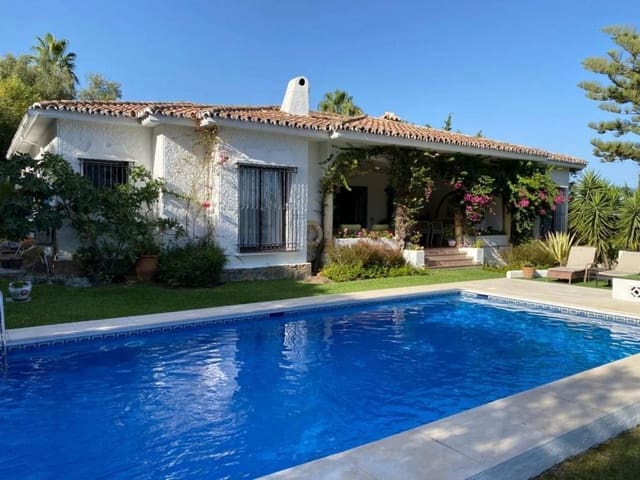 4 bedroom Villa for sale in El Paraíso, Benahavís with pool garage - € 1,600,000 (Ref: 9797569)