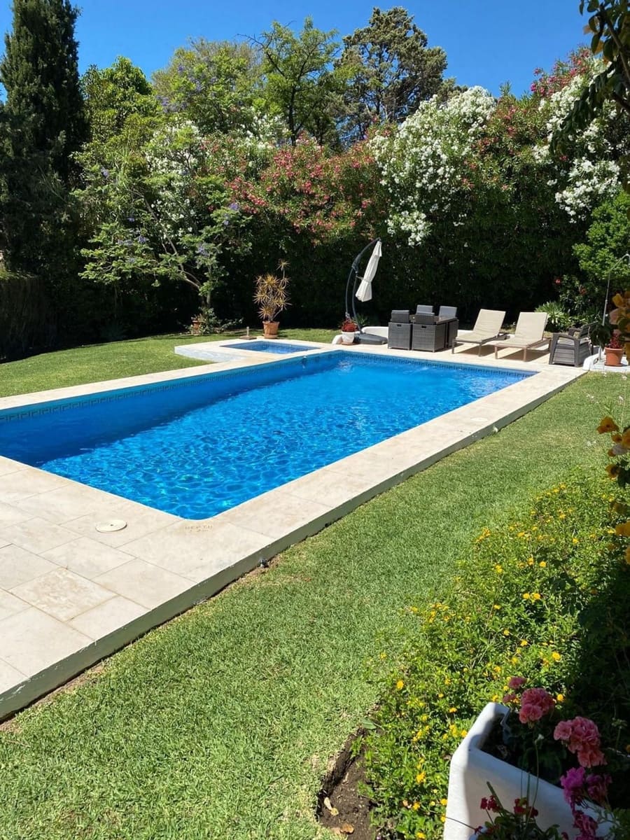 4 bedroom Villa for sale in Benahavis with pool garage - € 1,600,000 (Ref: 9797569)