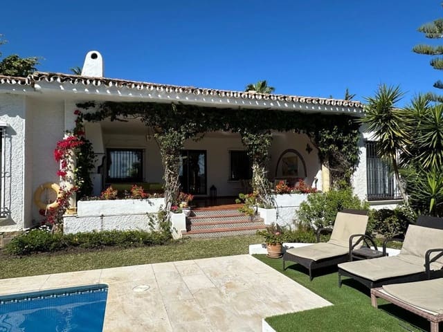 4 bedroom Villa for sale in El Paraíso, Benahavís with pool garage - € 1,600,000 (Ref: 9797569)