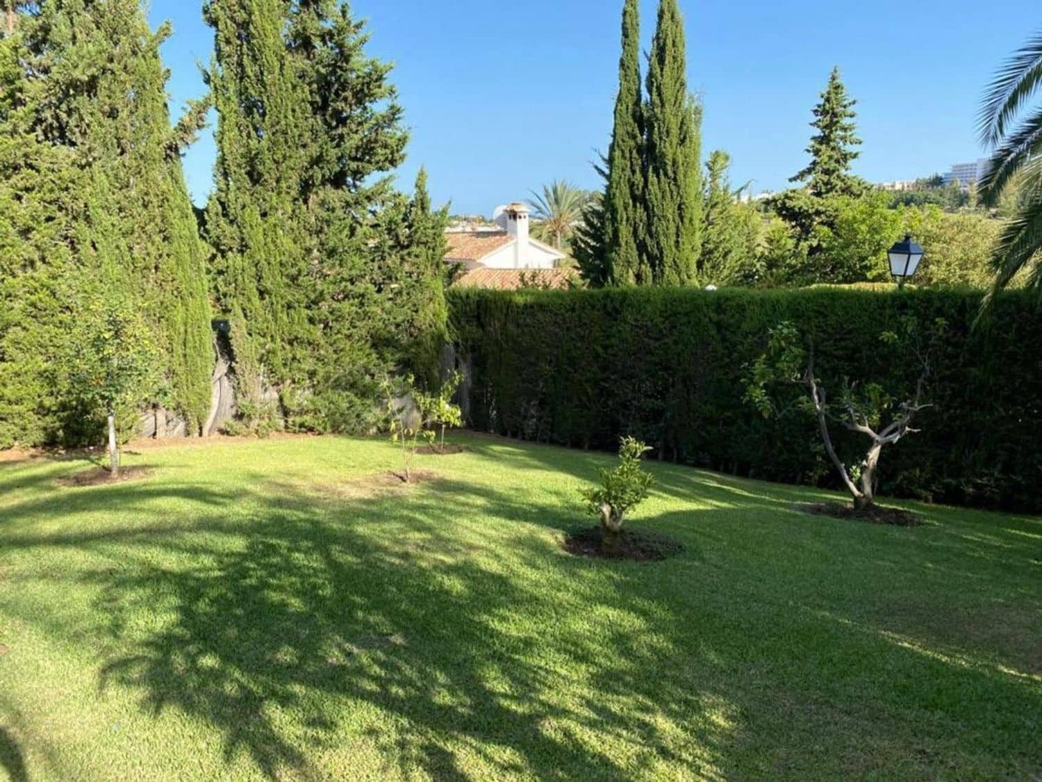 4 bedroom Villa for sale in Benahavis with pool garage - € 1,600,000 (Ref: 9797569)