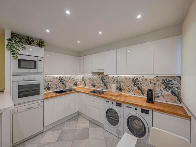 2 chambre Appartement à vendre à Centro, Estepona avec piscine garage - 890 000 € (Ref: 9797570)