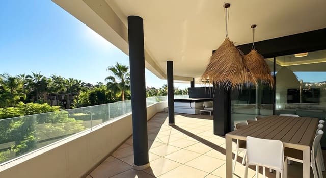 3 quarto Apartamento para venda em El Paraiso, Estepona com piscina garagem - 750 000 € (Ref: 9797572)