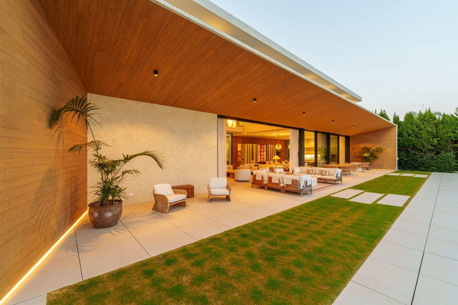 6 bedroom Villa for sale in San Pedro de Alcantara with pool garage - € 5,995,000 (Ref: 9797575)