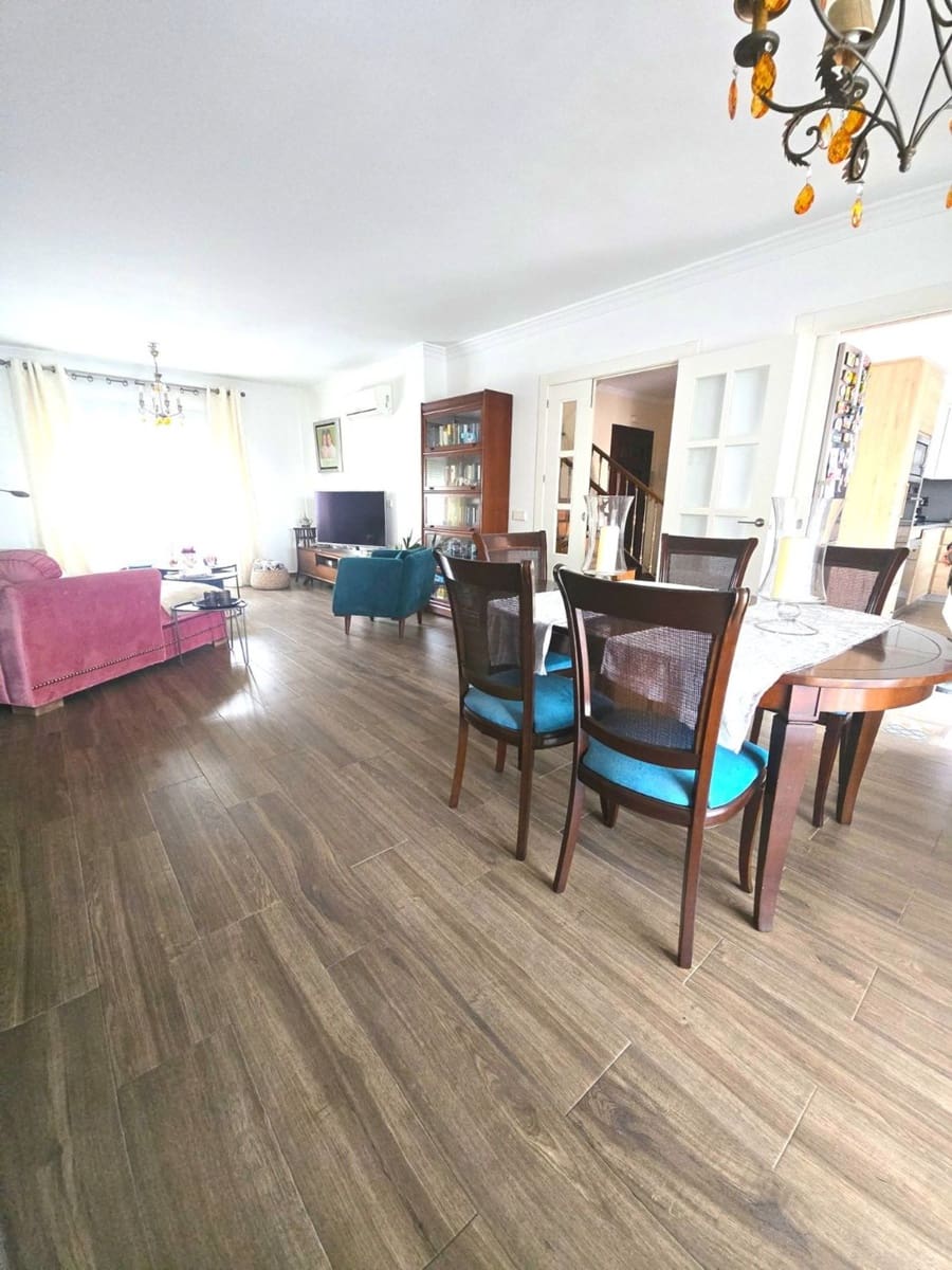 5 bedroom Townhouse for sale in San Pedro de Alcantara with pool garage - € 780,000 (Ref: 9797576)