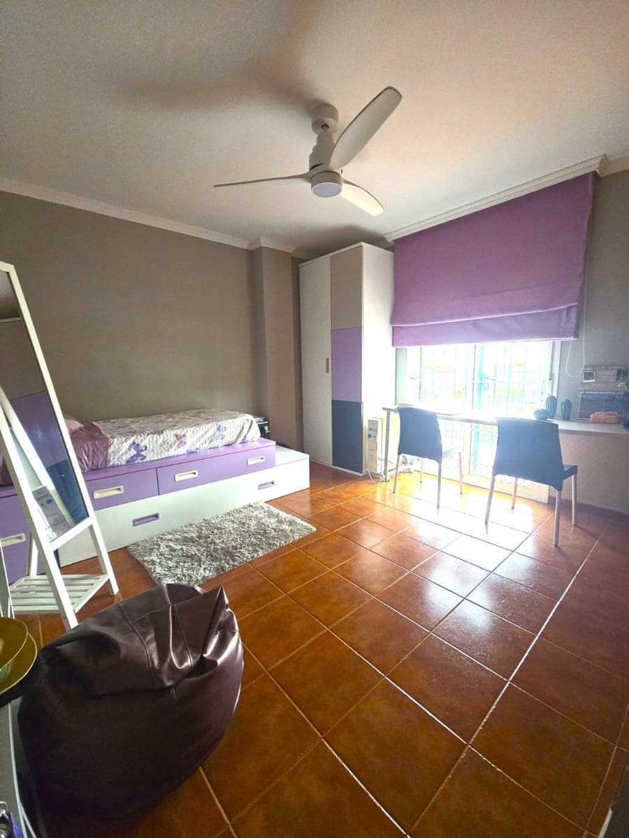 5 bedroom Townhouse for sale in San Pedro de Alcantara with pool garage - € 780,000 (Ref: 9797576)