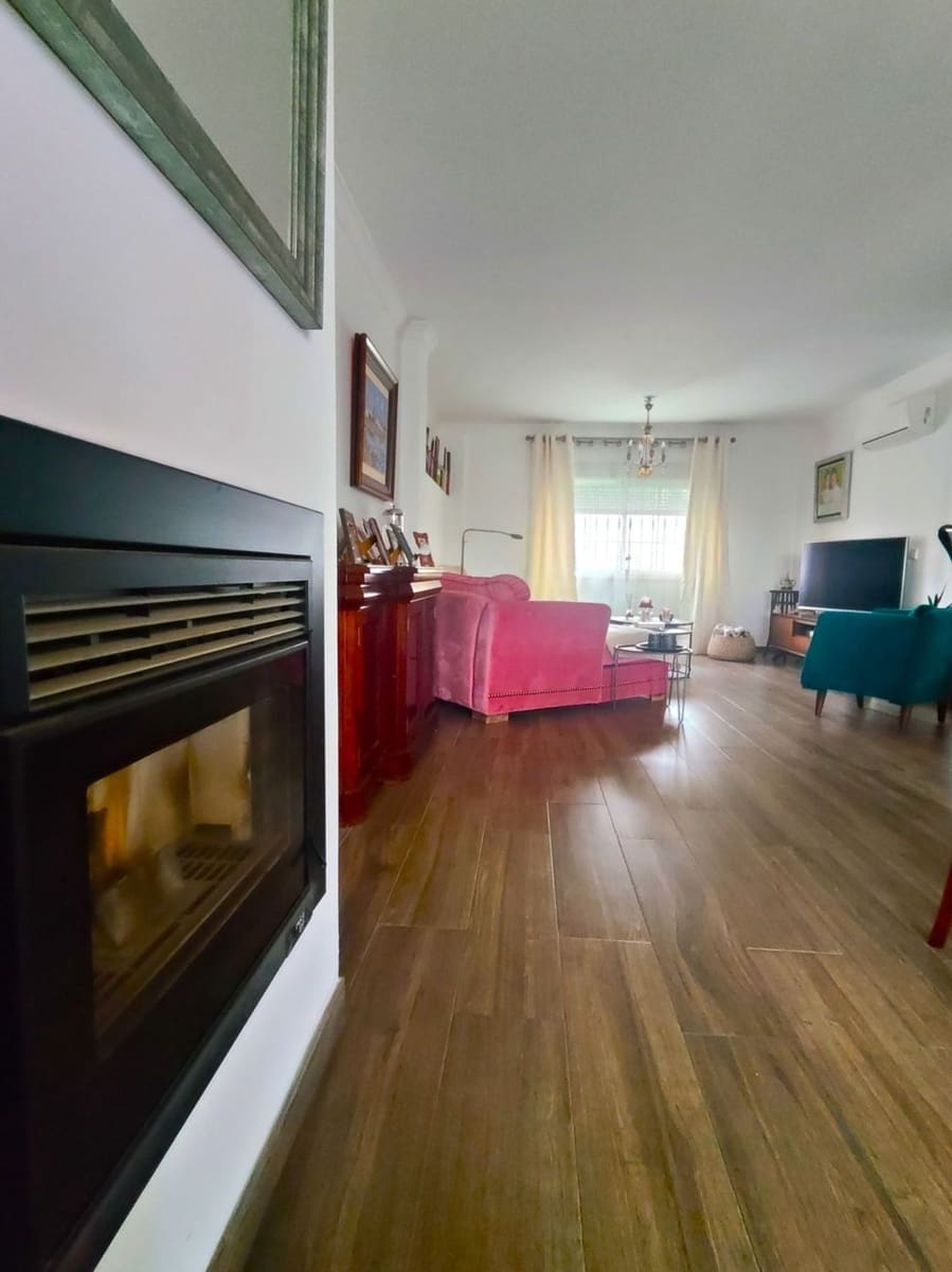 5 bedroom Townhouse for sale in San Pedro de Alcantara with pool garage - € 780,000 (Ref: 9797576)