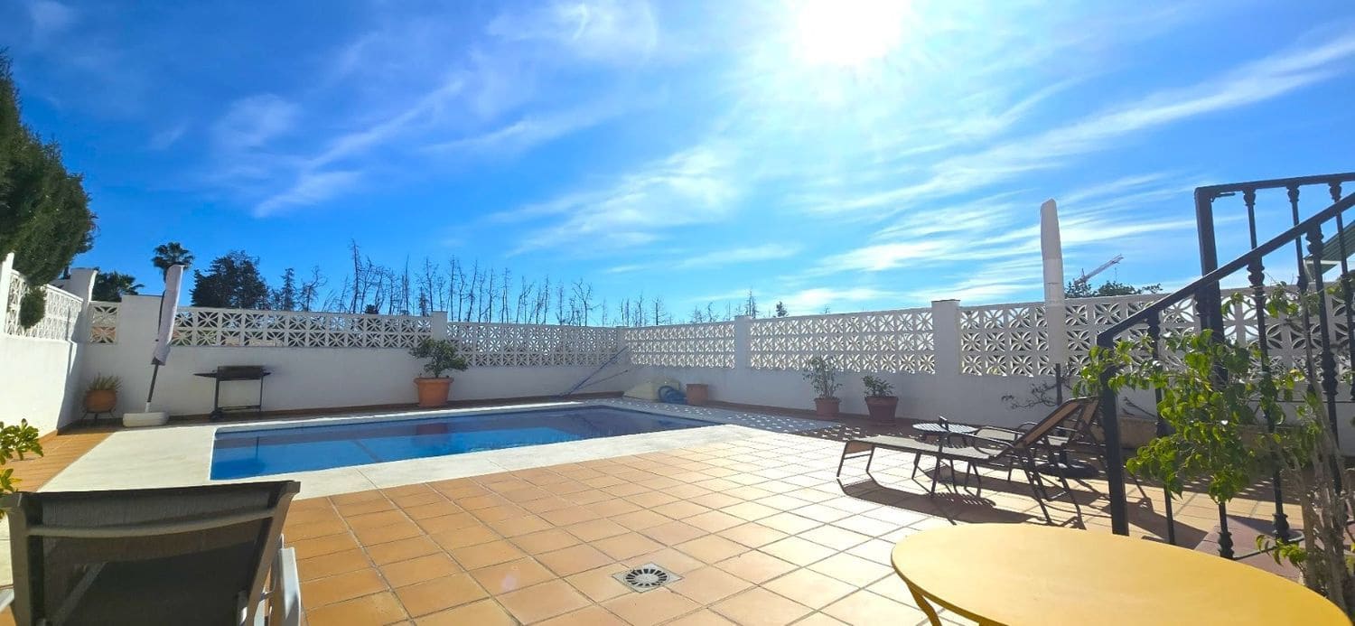 5 bedroom Townhouse for sale in San Pedro de Alcantara with pool garage - € 780,000 (Ref: 9797576)