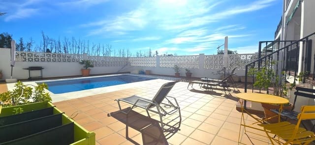 5 chambre Maison de Ville à vendre à San Pedro de Alcántara Pueblo, Marbella avec piscine garage - 780 000 € (Ref: 9797576)