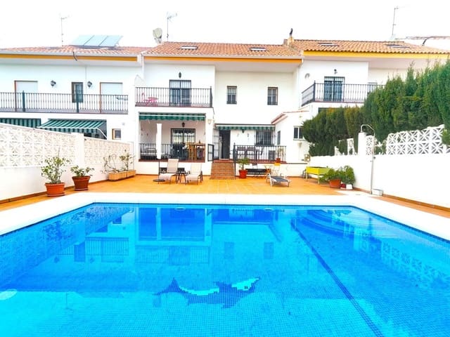 5 chambre Maison de Ville à vendre à San Pedro de Alcántara Pueblo, Marbella avec piscine garage - 780 000 € (Ref: 9797576)