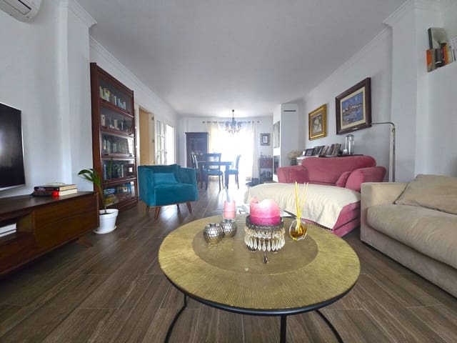 5 chambre Maison de Ville à vendre à San Pedro de Alcántara Pueblo, Marbella avec piscine garage - 780 000 € (Ref: 9797576)