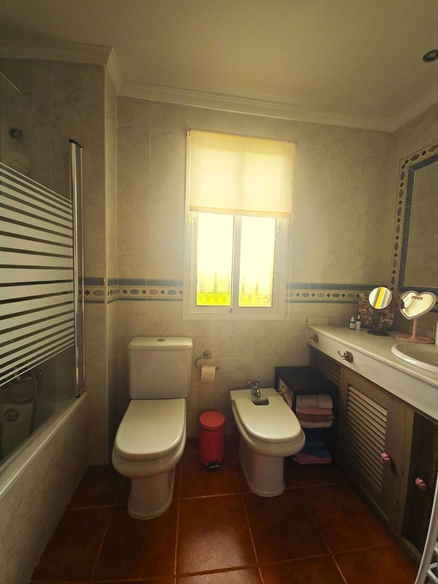 5 bedroom Townhouse for sale in San Pedro de Alcantara with pool garage - € 780,000 (Ref: 9797576)