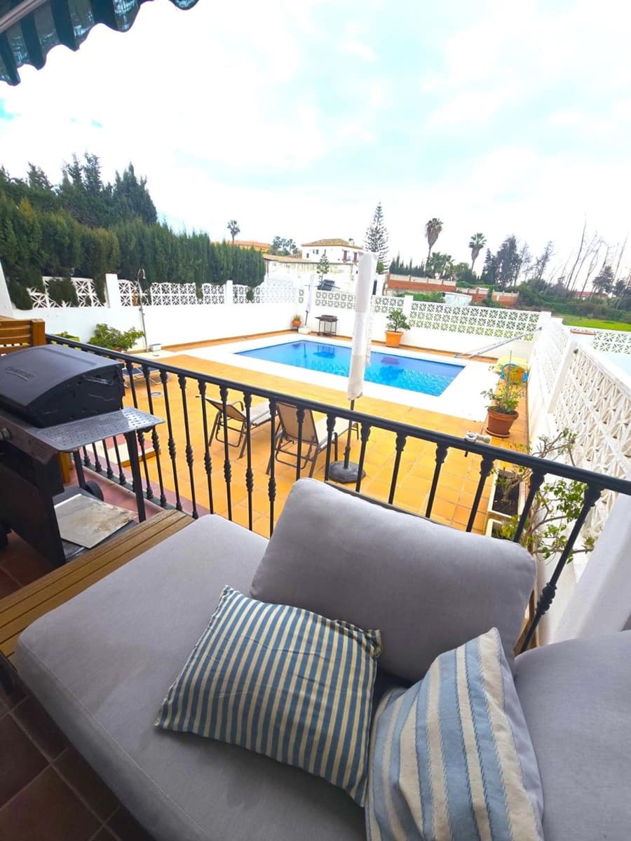 5 bedroom Townhouse for sale in San Pedro de Alcantara with pool garage - € 780,000 (Ref: 9797576)
