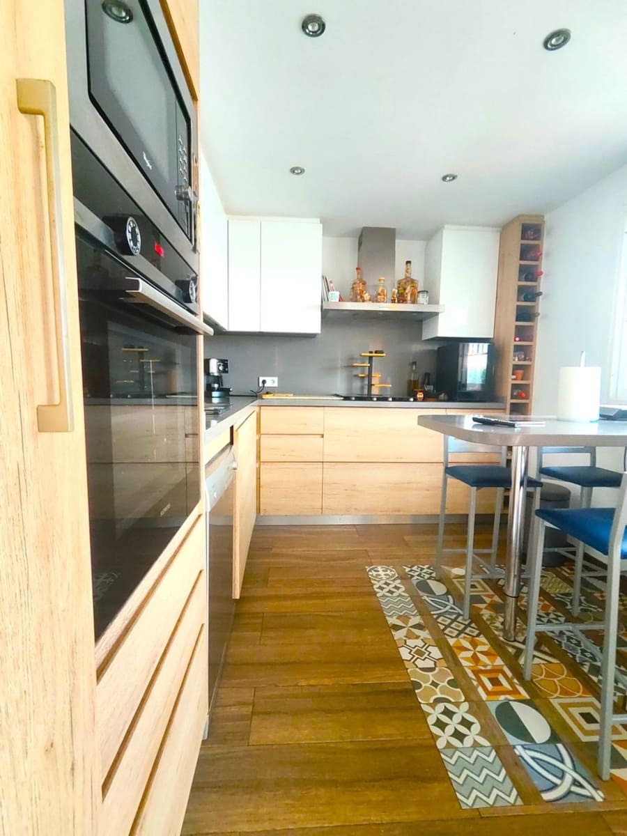 5 bedroom Townhouse for sale in San Pedro de Alcantara with pool garage - € 780,000 (Ref: 9797576)