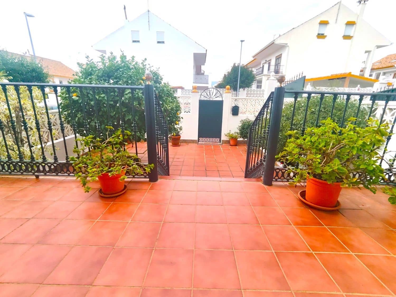 5 bedroom Townhouse for sale in San Pedro de Alcantara with pool garage - € 780,000 (Ref: 9797576)