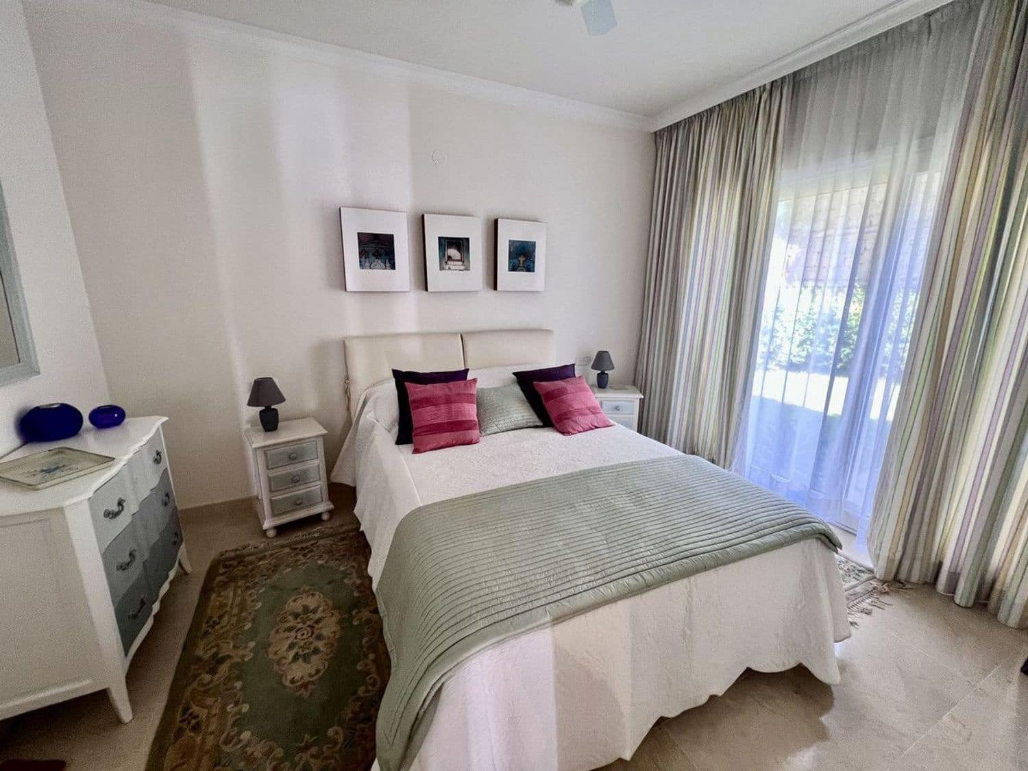 5 bedroom Villa for sale in El Paraiso with pool garage - € 1,580,000 (Ref: 9797577)