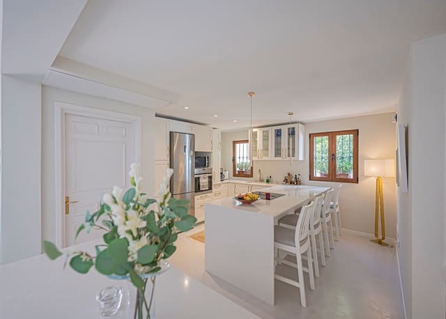 2 makuuhuone Huoneisto myytävänä paikassa La Quinta, Benahavís mukana uima-altaan 
autotalli - 535 000 € (Ref: 9797578)