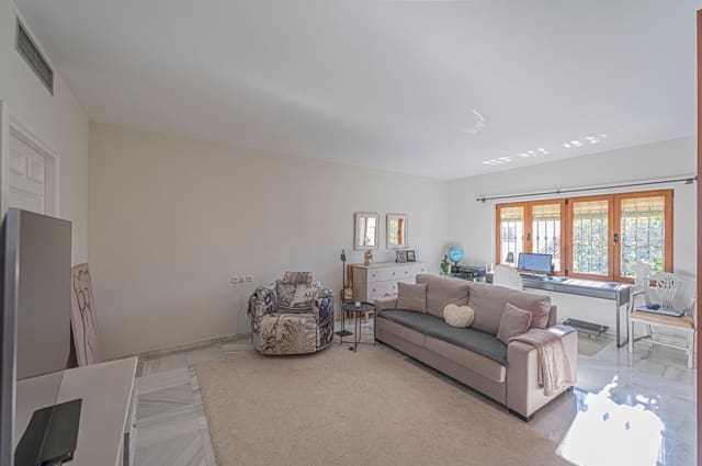 2 makuuhuone Huoneisto myytävänä paikassa La Quinta, Benahavís mukana uima-altaan 
autotalli - 535 000 € (Ref: 9797578)