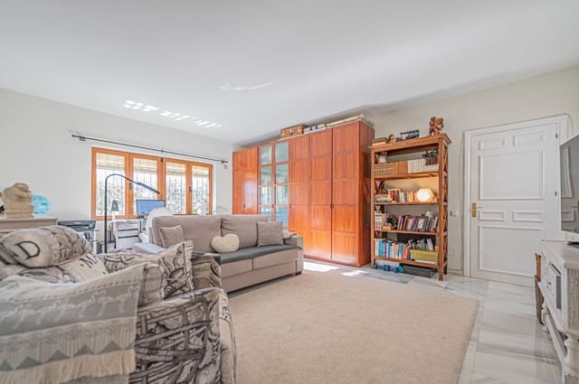 2 makuuhuone Huoneisto myytävänä paikassa La Quinta, Benahavís mukana uima-altaan 
autotalli - 535 000 € (Ref: 9797578)