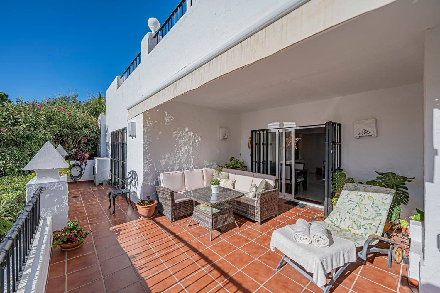 2 makuuhuone Huoneisto myytävänä paikassa La Quinta mukana uima-altaan 
autotalli - 535 000 € (Ref: 9797578)