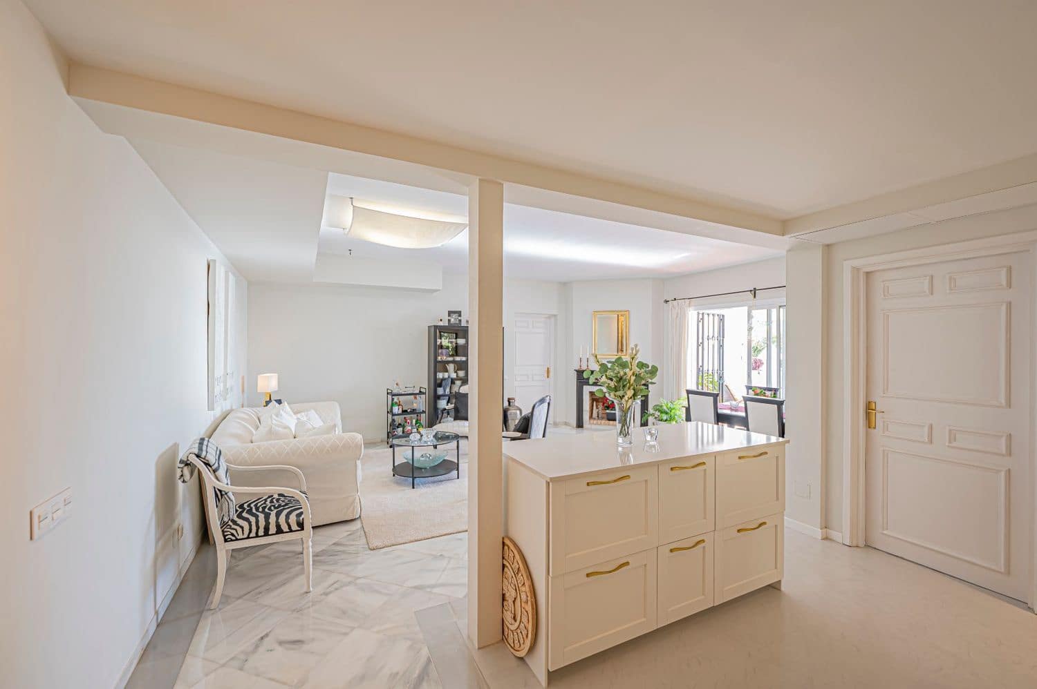 2 makuuhuone Huoneisto myytävänä paikassa La Quinta mukana uima-altaan 
autotalli - 535 000 € (Ref: 9797578)